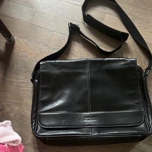 Kenneth Cole Reaction Men’s messenger bag